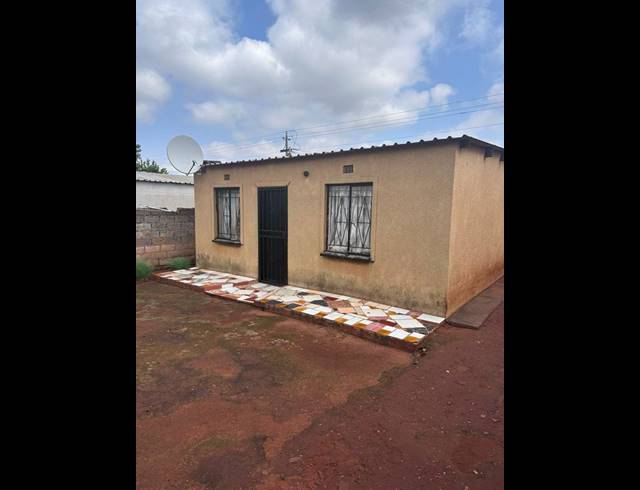 2 BEDROOM HOUSE FOR SALE IN ZONKIZIZWE